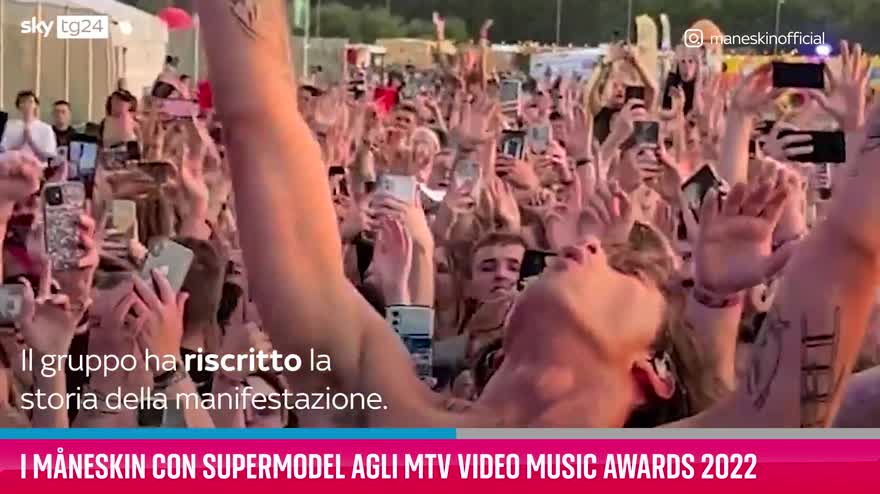 Video M Neskin Supermodel Agli Mtv Video Music Awards Video Sky