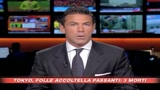 Tokyo, folle accoltella 16 persone