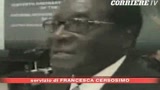 Mugabe insulta un giornalista