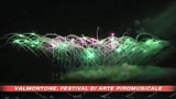 Fuochi d'artifcio sotto le stelle