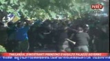 Thailandia, preso d'assalto il palazzo del governo