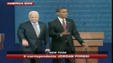 Obama confidenziale, Mccain più distaccato: primo match pari