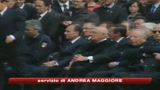 La promessa solenne di Berlusconi: nessuno restera solo