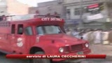 Pakistan, autobomba contro scuolabus: 30 morti  