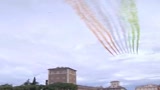 2 Giugno, omaggio di Napolitano all'Altare della Patria