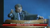 In Italia non c'è povertà. Brunetta contestato 