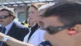 Carla Bruni tre le macerie de L'Aquila