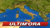 Roma, auto contro fermata del bus: un morto e 2 feriti