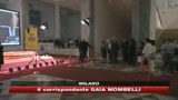 La gente saluta Mike, camera ardente fino alle 20