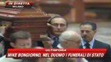 Addio Mike, Baudo porta la bara