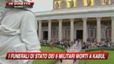21/09/2009 - Le bare dei parà escono dalla chiesa tra gli appalusi