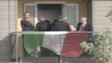 29/09/2009 - Abruzzo, Berlusconi nelle case consegnate agli sfollati