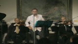 Vecchioni, canta e incanta