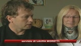 Abbandona il figlio per salvare la moglie