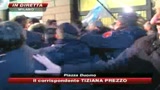 berlusconi_colpito_al_volto