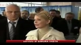 Ucraina, aperti seggi per duello Yanukovych-Timoshenko
