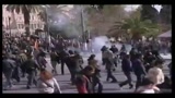 24/02/2010 - Sciopero generale Grecia, scontri polizia-manifestanti