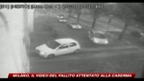 Milano, il video del fallito attentato alla caserma