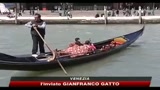 07/04/2010 - Gondole di plastica, i veneziani, no grazie