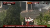 2- Atene: scontri polizia-manifestanti