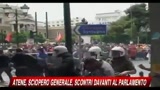 4- Atene: scontri polizia-manifestanti
