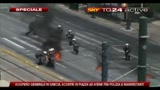 5- Atene: scontri polizia-manifestanti