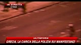 Grecia, la carica della polizia sui manifestanti