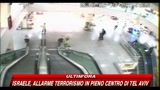 Turchia, bambino cade dalle scale mobili