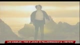 Los Angeles, i fan di Jack in pellegrinaggio al cimitero