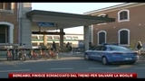 Bergamo, finisce schiacciato dal treno per salvare la moglie