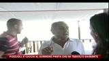Pozzuoli, è caccia al gommone pirata che ha travolto bagnante
