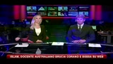 Islam, docente australiano brucia Corano e Bibbia su web