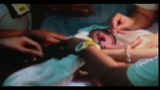 Filippine, partorisce in volo e abbandona neonato tra rifiuti