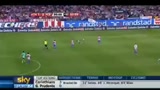 20/09/2010 - Liga, Atletico Madrid-Barcellona, Il fallaccio di Ujfalusi su Messi
