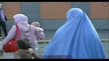 Donna col burqa, scoprirà il volto prima di entrare a scuola