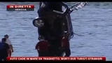 Auto cade in mare da traghetto, morti due turisti stranieri