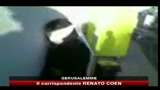 06/10/2010 - Soldato danza e umilia detenuta palestinese, sdegno in Israele