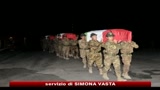 10/10/2010 - Le salme dei 4 alpini domani in Italia, martedì funerali solenni