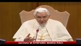 11/10/2010 - Il Papa: capitali anonimi schiavizzano gli uomini