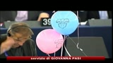 21/10/2010 - Europarlamento, congedo obbligatorio maternità sale a 5 mesi