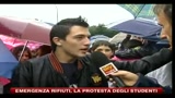 26/10/2010 - Emergenza rifiuti, la protesta degli studenti