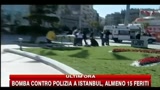 31/10/2010 - Bomba contro polizia a Istanbul: le prime immagini