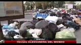 Rifiuti, Napoli sepolta sotto 1500 tonnellate di spazzatura