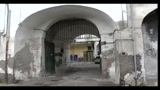 Acerra, uccide il padre a coltellate per difendere la madre