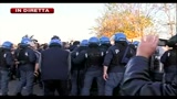 03/11/2010 - Rifiuti, nuove tensioni polizia e manifestanti a Taverna del Re