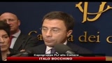 04/11/2010 - FLI si prepara a convention Perugia, Premier deludente