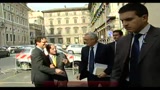 Bossi: con Fini tratto io, governo va avanti