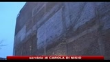 India, crolla un palazzo a New Delhi, oltre 60 morti