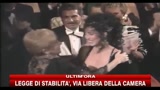 Cher lascia le impronte sul cemento di Hollywood
