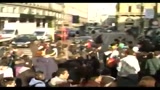 25/11/2010 - Studenti in piazza, a Milano assaltata l'agenzia delle entrate